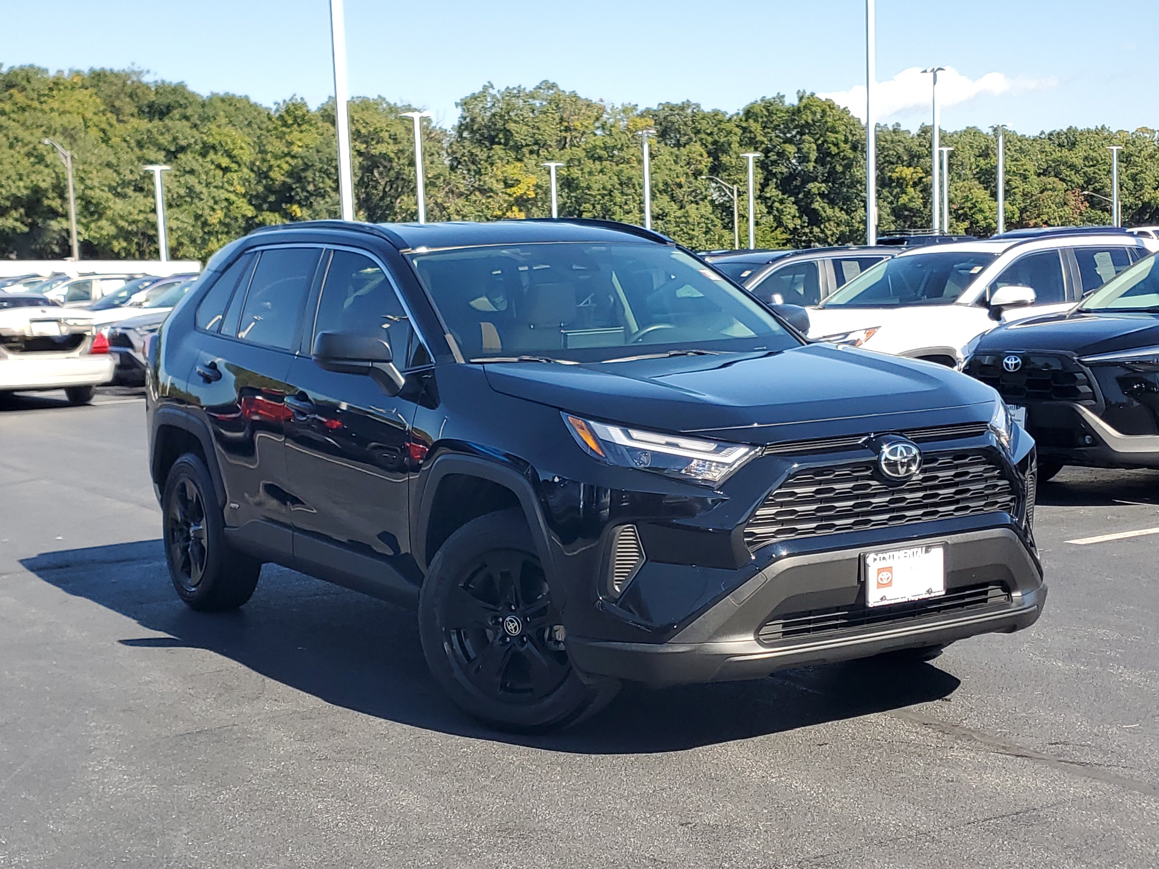 Certified 2025 Toyota RAV4 LE AWD/4WD image 33