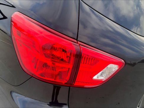 Used 2020 Nissan Pathfinder SL image 24