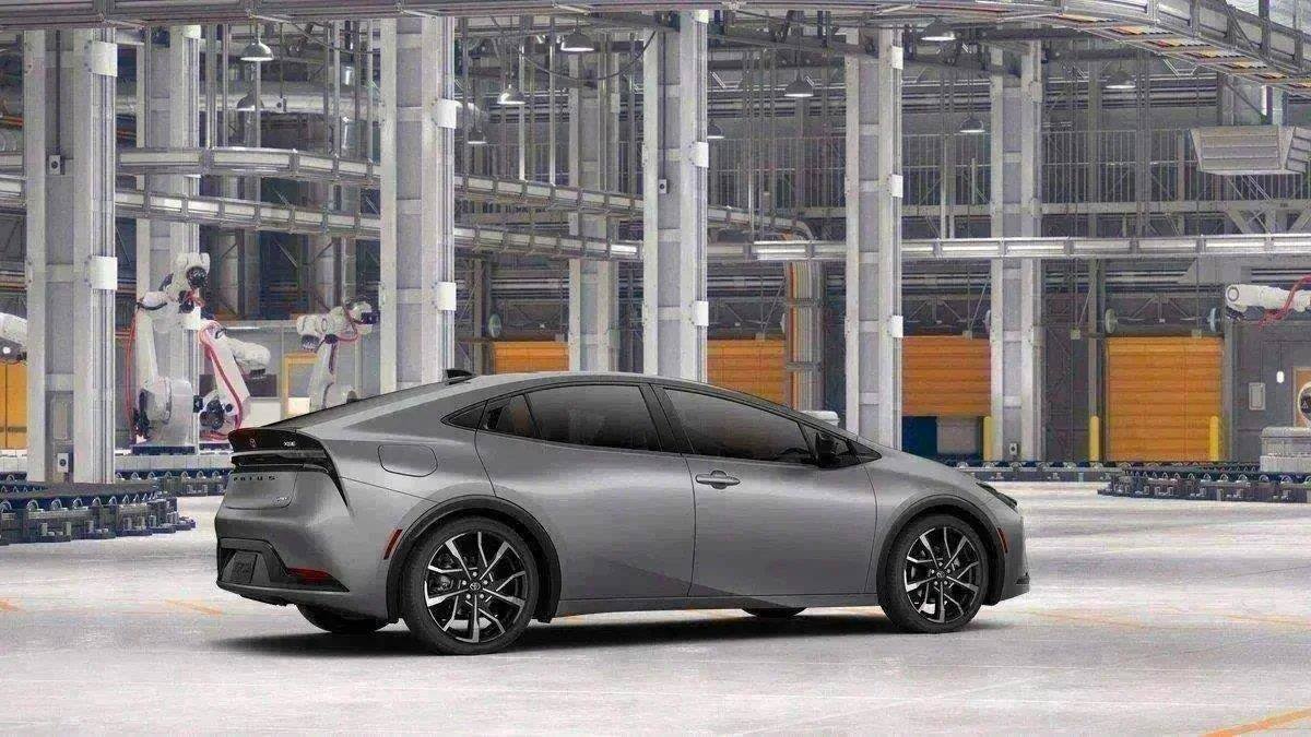 New 2027 Toyota Prius Plug-In Hybrid FWD image 99