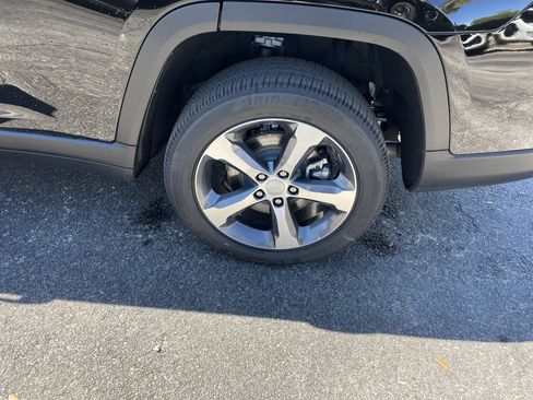 New 2026 Jeep Grand Cherokee L Limited image 10