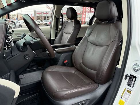 Certified 2021 Toyota Sienna Platinum image 11