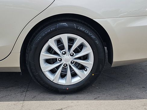 Used 2016 Toyota Camry LE FWD image 33