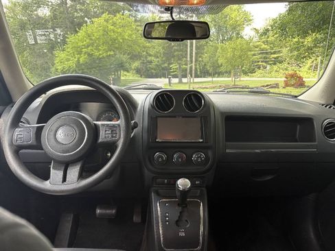 Used 2016 Jeep Patriot Sport w/ Power Value Group AWD/4WD image 19