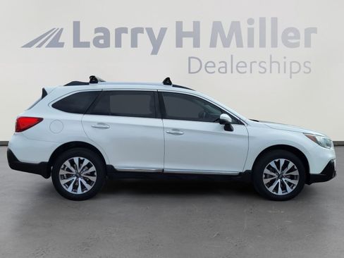 Used 2018 Subaru Outback 2.5i Touring image 6