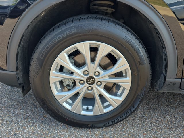 Used 2025 Ford Escape Active AWD/4WD image 9
