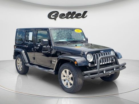 Used 2017 Jeep Wrangler Unlimited Sahara w/ Connectivity Group AWD/4WD image 3