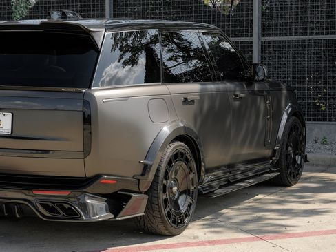 Used 2024 Land Rover Range Rover Autobiography image 12