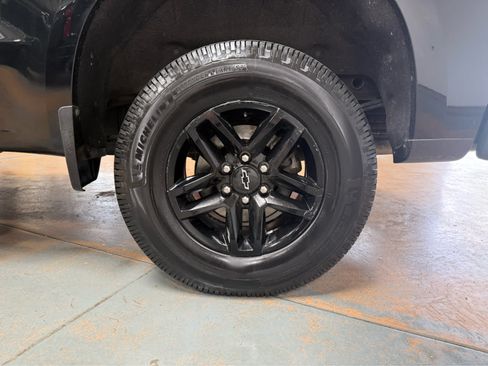 Used 2019 Chevrolet Silverado 1500 LT Trail Boss AWD/4WD image 8