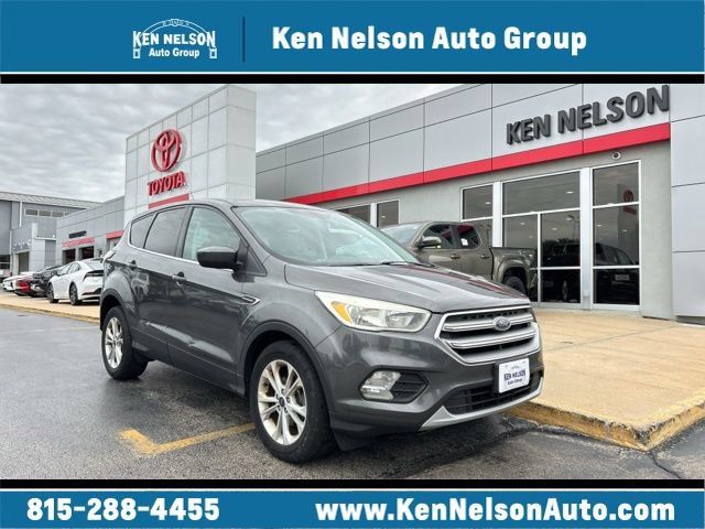 Used 2017 Ford Escape SE FWD image 1