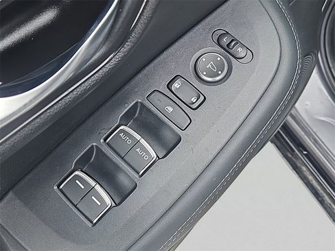 Certified 2024 Honda HR-V EX-L image 23