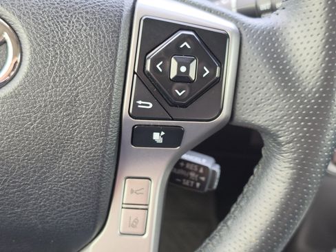 Used 2020 Toyota 4Runner SR5 Premium AWD/4WD image 18