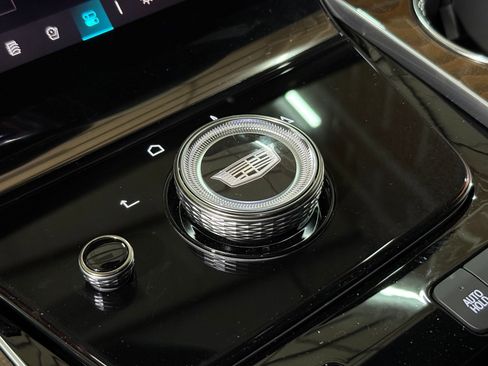 New 2025 Cadillac Escalade ESV Premium Luxury Platinum image 37