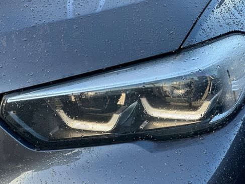 Used 2021 BMW X5 xDrive40i w/ M Sport Package image 10