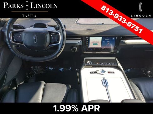 Used 2025 Lincoln Navigator Reserve AWD/4WD image 12
