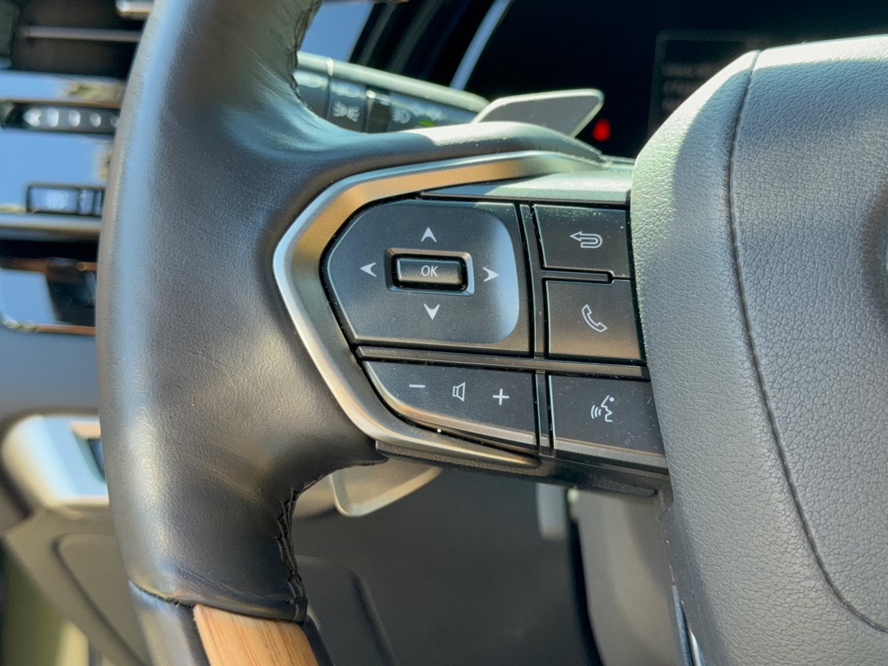 Used 2024 Lexus RX 350 Premium w/ Cold Area Package FWD image 18