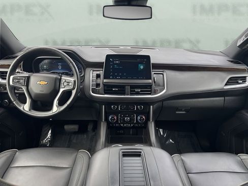 Used 2023 Chevrolet Suburban Premier RWD image 14