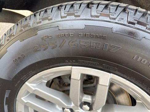 Used 2023 Chevrolet Colorado LT image 32