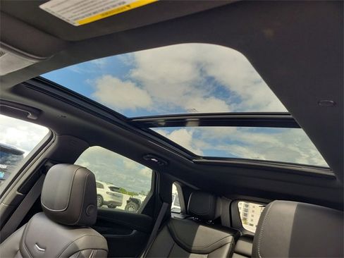 Certified 2024 Cadillac XT5 Premium Luxury w/ LPO, Premium Carpet Package image 19