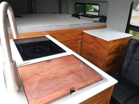 Used 2025 Mercedes-Benz Sprinter 2500 image 28