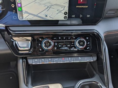 Used 2025 GMC Sierra 1500 AT4 w/ AT4 Premium Package AWD/4WD image 8