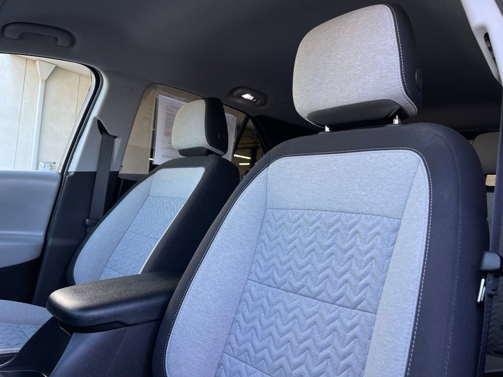 Used 2024 Chevrolet Equinox LT FWD image 8