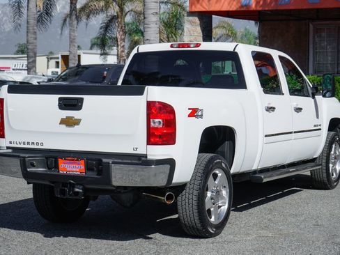 Used 2014 Chevrolet Silverado 2500 LT w/ Custom Sport Truck Package image 9