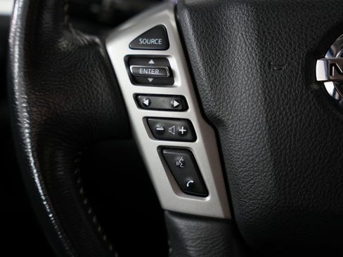 Used 2019 Nissan Titan PRO-4X AWD/4WD image 11
