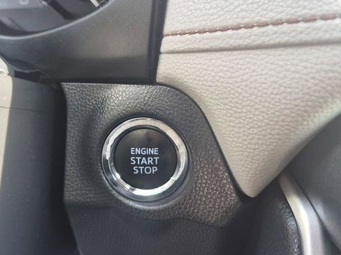 Used 2025 Toyota RAV4 XLE image 32