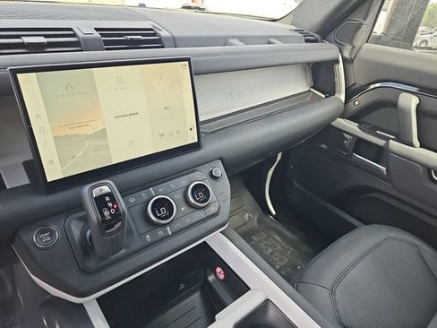 Used 2025 Land Rover Defender 110 S AWD/4WD image 21