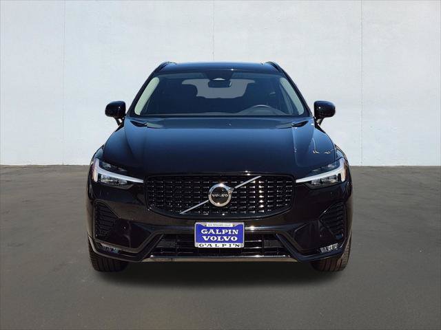 Used 2025 Volvo XC60 B5 Core w/ Protection Package Premier AWD/4WD image 2