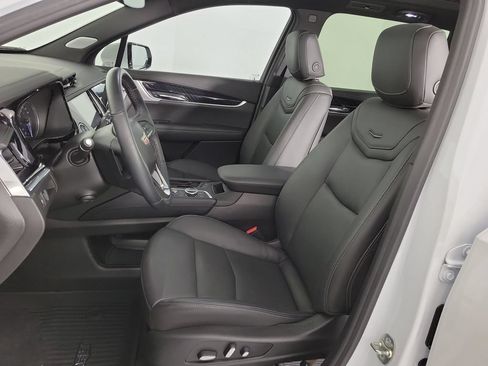 Certified 2025 Cadillac XT6 Premium Luxury FWD image 18