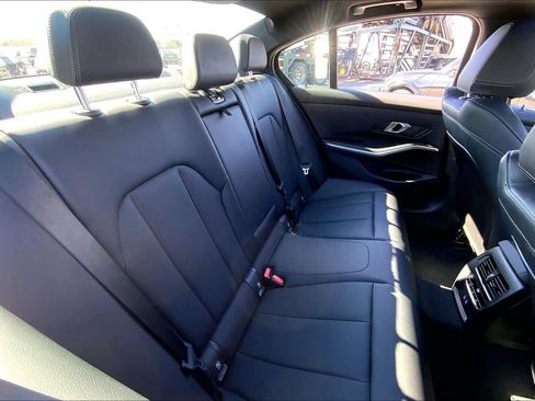 Certified 2025 BMW 330i Sedan image 19