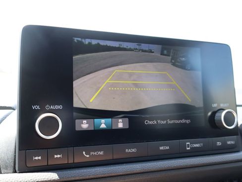 Used 2025 Honda CR-V LX image 33
