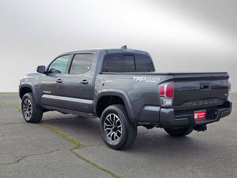 Used 2021 Toyota Tacoma TRD Sport w/ Technology Package image 6