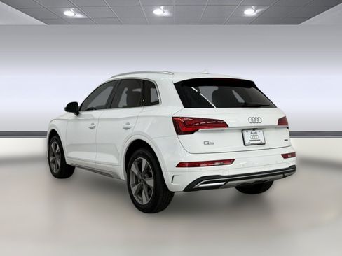 Used 2023 Audi Q5 2.0T Premium w/ Convenience Package AWD/4WD image 3