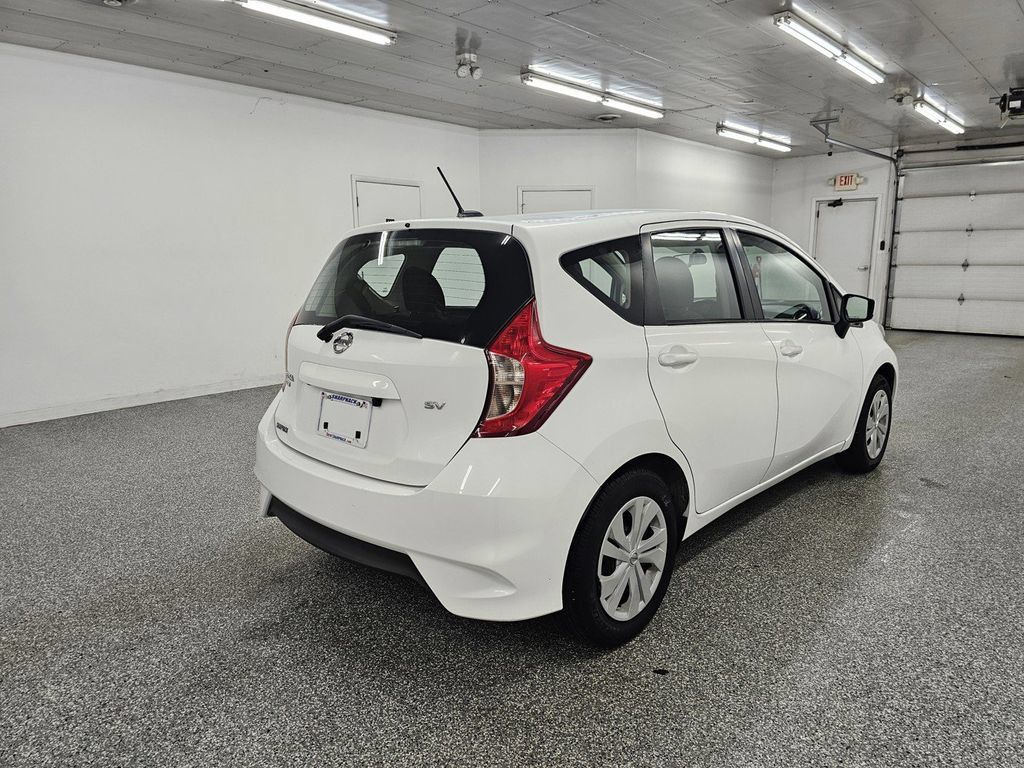 Used 2017 Nissan Versa Note SV FWD image 4