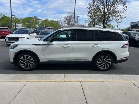 Certified 2025 Lincoln Aviator AWD image 6