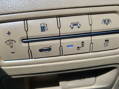 Used 2015 Hyundai Genesis 3.8 w/ Option Group 03 image 28