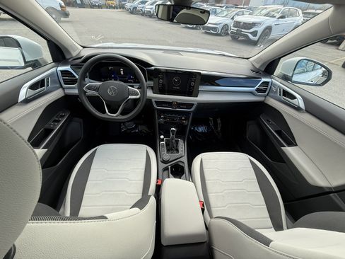 New 2026 Volkswagen Taos SE AWD/4WD image 9