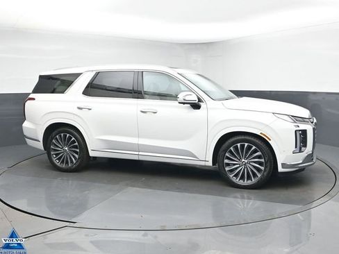 Used 2023 Hyundai Palisade Calligraphy w/ Cargo Package image 1