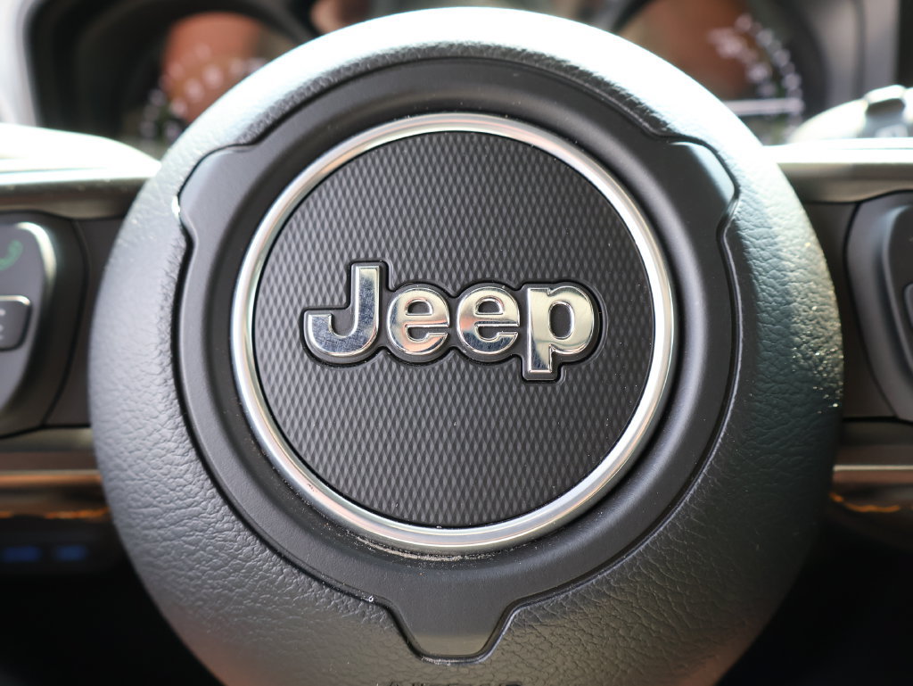 Used 2024 Jeep Wrangler Unlimited AWD/4WD image 25