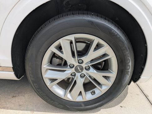 Certified 2023 Genesis GV70 2.5T AWD/4WD image 9