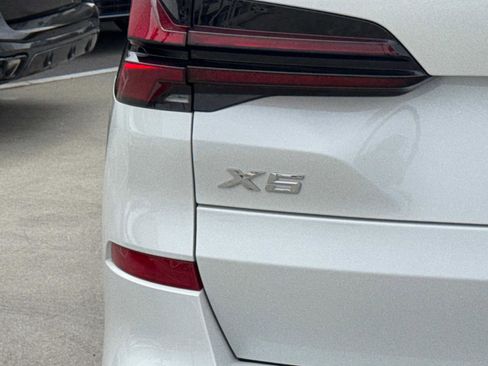 Used 2024 BMW X5 xDrive50e w/ M Sport Package image 5