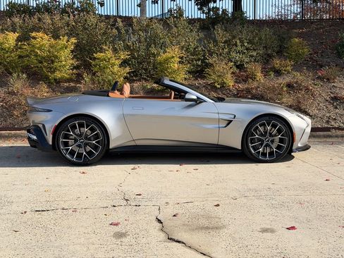 New 2026 Aston Martin V8 Vantage Convertible image 13