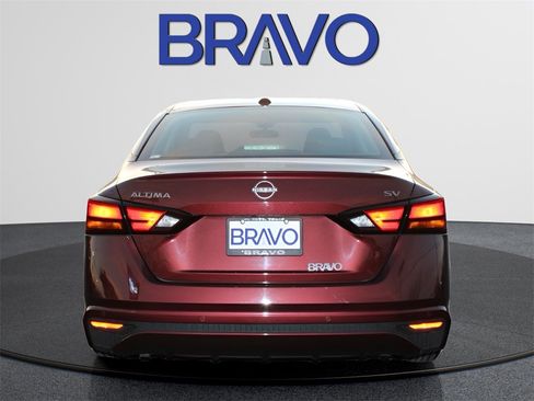 Used 2024 Nissan Altima 2.5 SV image 6