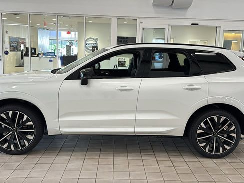 New 2026 Volvo XC60 B5 Ultra w/ Protection Package Premier AWD/4WD image 8