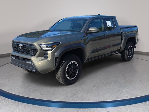 Used 2025 Toyota Tacoma TRD Off-Road AWD/4WD image 1