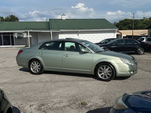 Used 2005 Toyota Avalon Limited FWD image 1