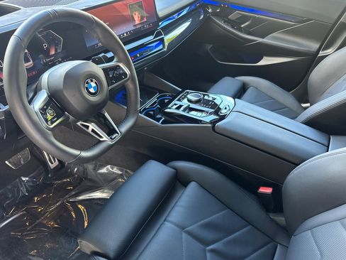 Used 2026 BMW 540i xDrive w/ M Sport Package AWD/4WD image 11