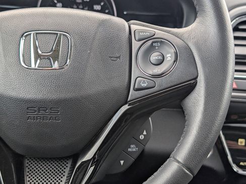 Used 2020 Honda HR-V Touring image 16